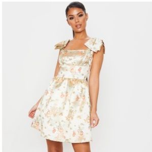 Pretty Little Thing Champagne Jacquard Bow Sleeve Detail Skater Dress Size 8
